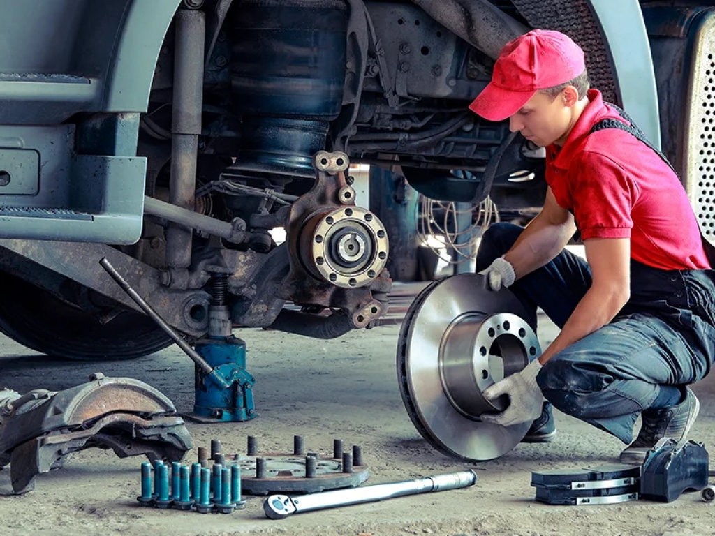 Cardans SC, Recuperação e Embuchamento de Eixo Dianteiro Balanceamento  Computadorizado em Manaus.